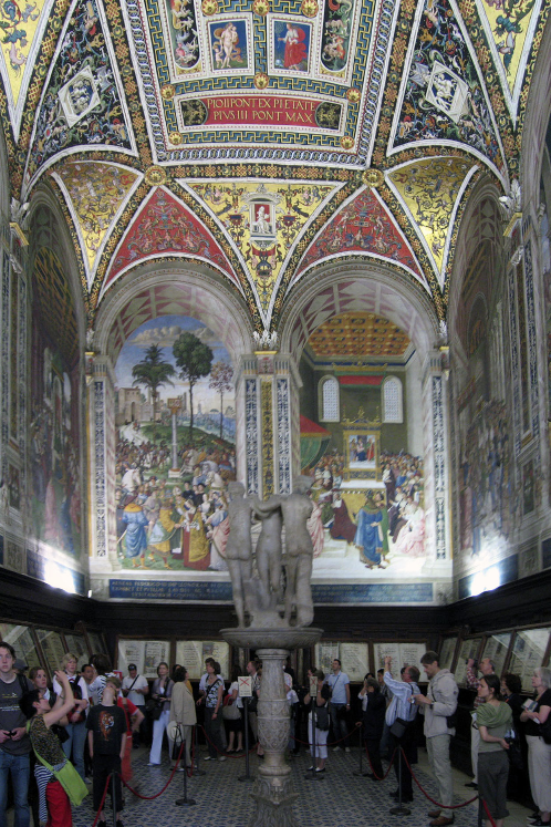 De Gryffindor - Image:Biblioteca Duomo Siena Apr 2008 
(10).JPGImage:Biblioteca Duomo Siena Apr 2008 (11).JPGImage:Biblioteca 
Duomo Siena Apr 2008 (12).JPG, CC BY-SA 3.0, [url=https://commons.wikimedia.org/w/index.php?curid=4245935]https://commons.wikimedia.org/w/index.php?curid=4245935[/url][img]https://ssl.gstatic.com/ui/v1/icons/mail/images/cleardot.gif[/img]