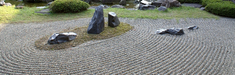 Bogenlinien wie in japanischen Zengärten.
